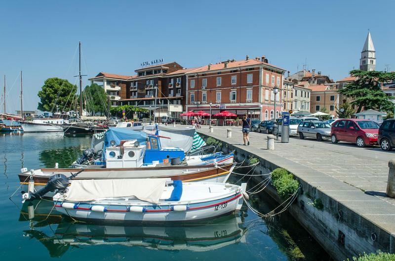 Apartments Old Isola In The Center Izola Extérieur photo