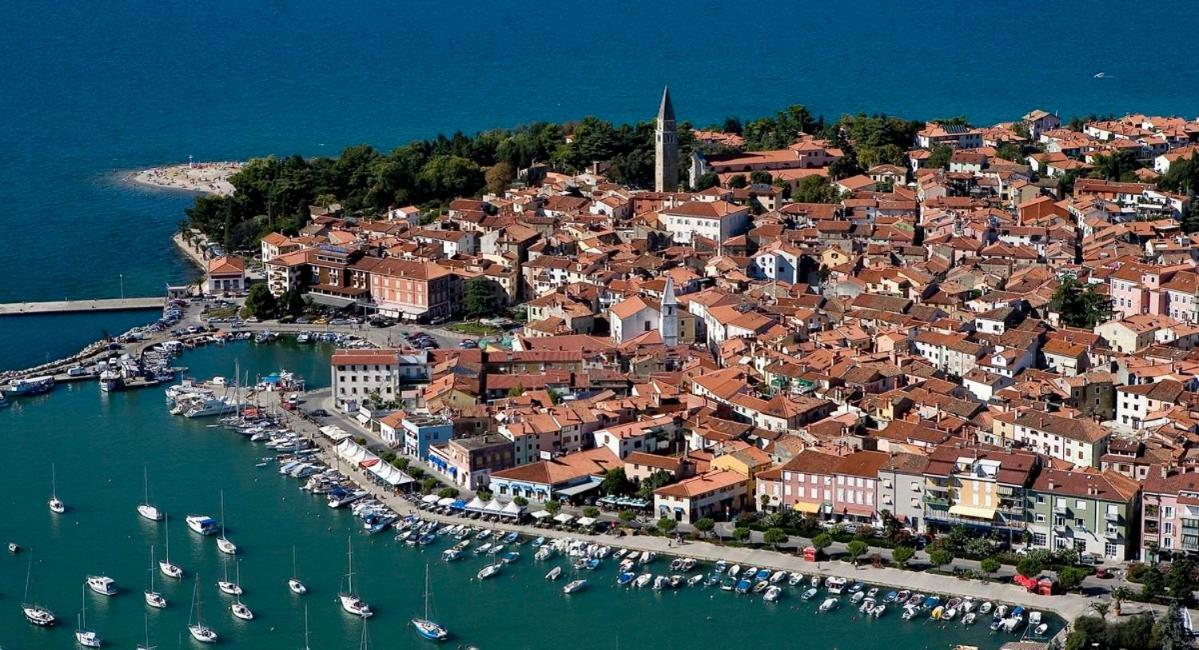 Apartments Old Isola In The Center Izola Extérieur photo